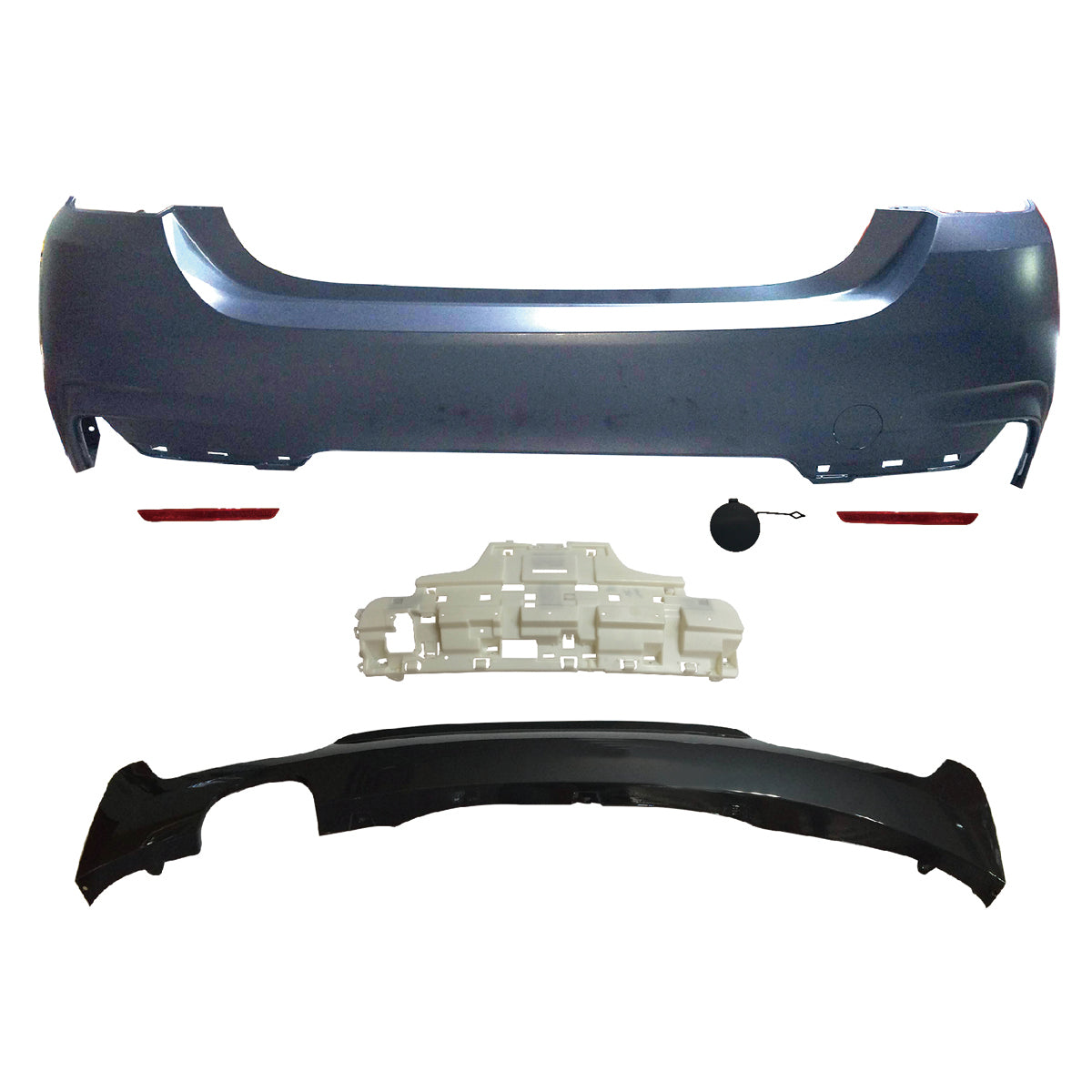 Heckstoßstange Sport mit Diffusor passend für BMW 4 Series F32 F33 2013-2020 – Ansicht 2