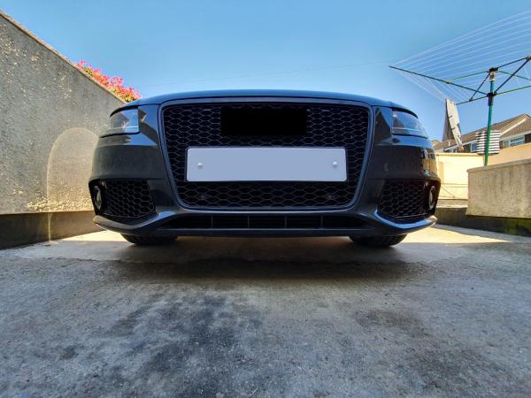 Sportgrill Frontgrill Kühlergrill Wabengrill Passend für Audi A4 B8 Grill ohne Emblem mit Lüftungsgitter Schwarz Matt