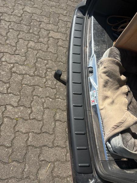 Ladekantenschutz Schwarz ABS Kunststoff passend für VW T5 alle Modelle