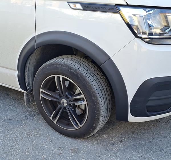 Radlaufleisten Radlaufschutz Radlaufabdeckung / Radlaufverbreiterung Set passend für VW T6.1 Transporter / Caravelle / Multivan 19-23 schwarz / matt mit ABE