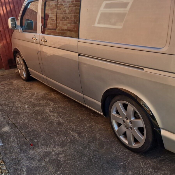 Radlaufleisten Radlaufschutz Radlaufabdeckung / Radlaufverbreiterung Set passend für VW T5 + T5.1 Transporter schwarz matt mit ABE