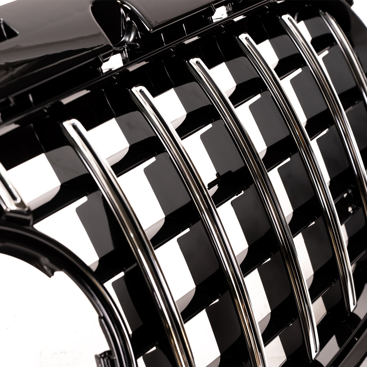 Front Grille Chrome Panamericana GT passend für Mercedes GLA H247 2023+ – Bild 4