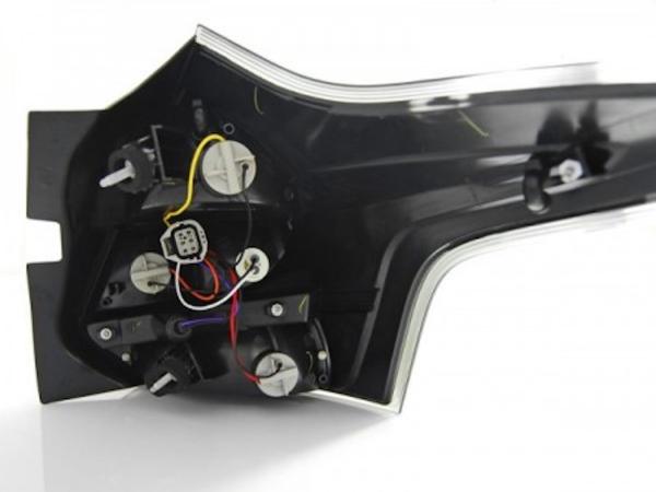 LED Lightbar Rückleuchten passend für Ford Focus MK3 Bj. 11-14 Rot/Chrom