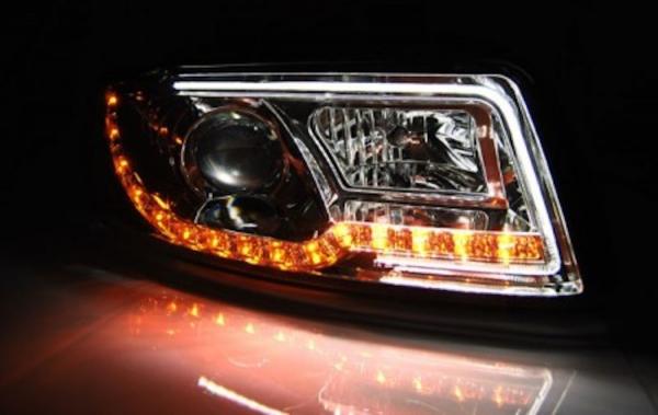 LED Tagfahrlicht Design Scheinwerfer passend für Audi A4 B6 00-04 chrom