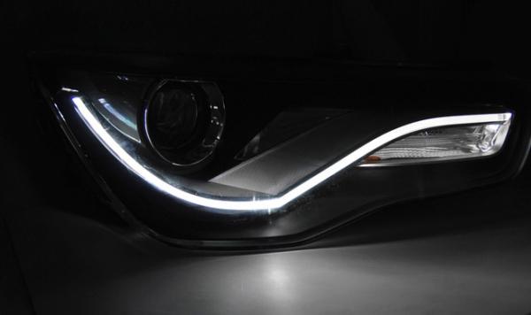 LED Tagfahrlicht Scheinwerfer passend für Audi A1 10-14 schwarz