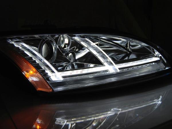 LED Tagfahrlicht Design Scheinwerfer passend für Audi TT 8J 06-10 chrom