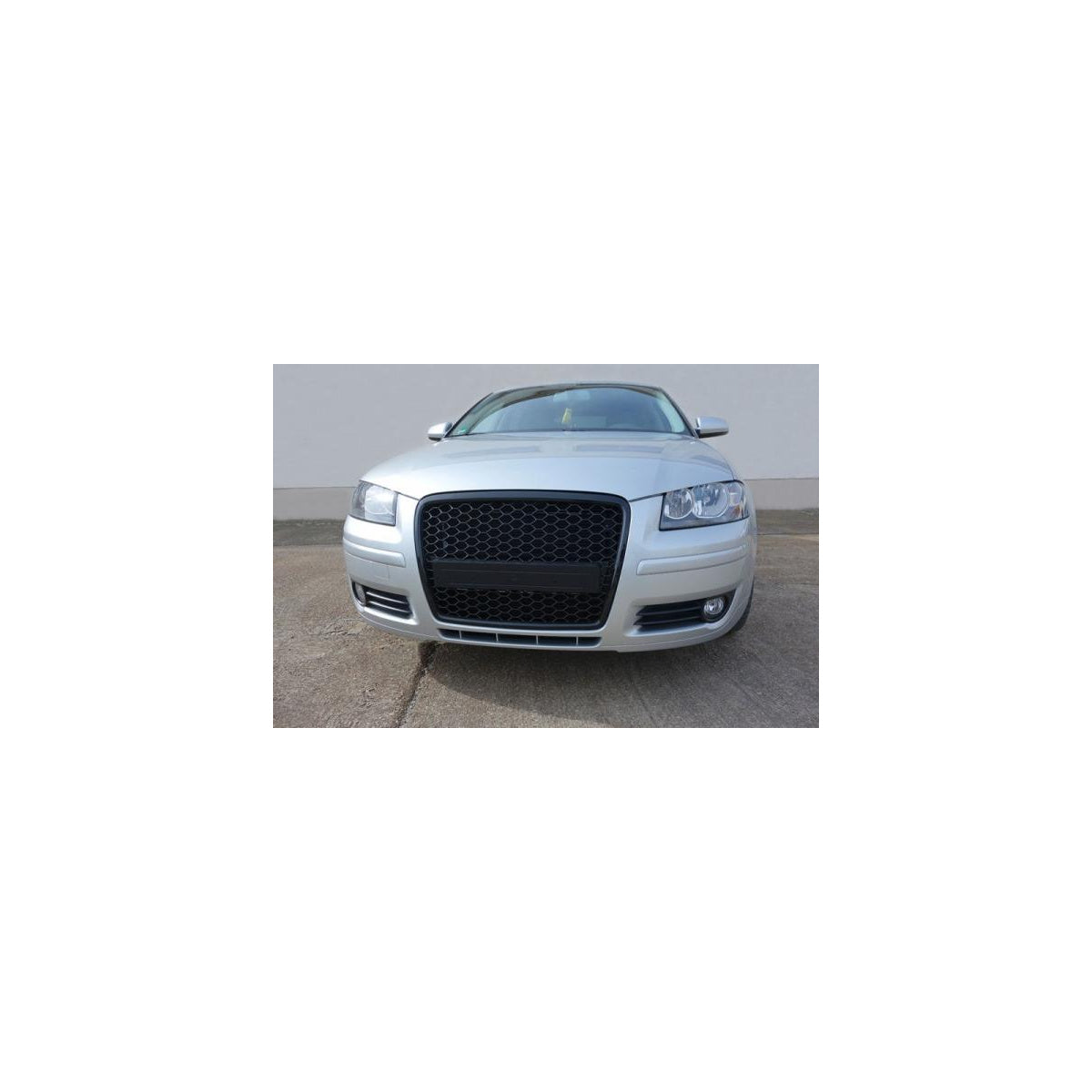 Sportgrill Frontgrill Kühlergrill Wabengrill passend für Audi A3 8P Grill mit Emblemhalter 05-08